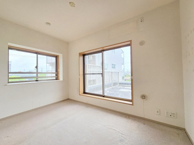 ライオンズマンション河辺シティ３LDKの洋室|リフォーム前写真　2026年撮影