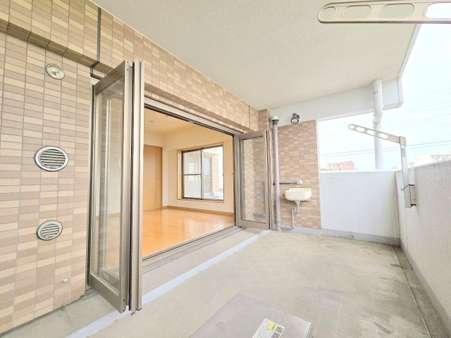 ライオンズマンション河辺シティ３LDKのバルコニー|リフォーム前写真　2026年撮影