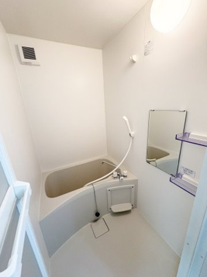 【浴室】 | ヴィラナリー由良2 | ※同物件、別のお部屋の写真です