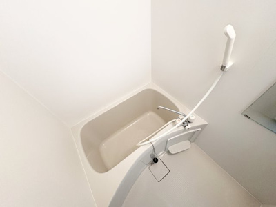 【浴室】 | ヴィラナリー由良2 | ※同物件、別のお部屋の写真です