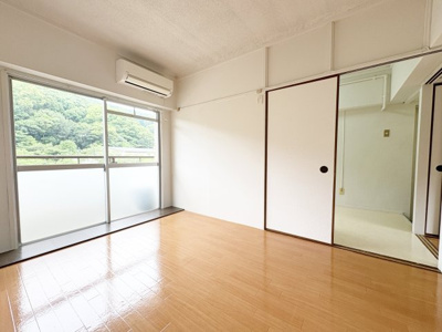 【居間・リビング】 | ヴィラナリー由良2 | ※同物件、別のお部屋の写真です