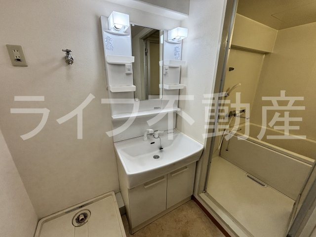 メゾン大邦の洗面所|明るい洗面所です