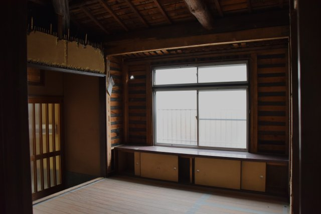 下鴨神社近く 庭に抱かれる、ゆとりの邸宅のエントランス