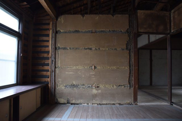 下鴨神社近く 庭に抱かれる、ゆとりの邸宅のエントランス
