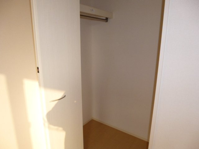 倉敷市西中新田のアパートの収納|クローゼット