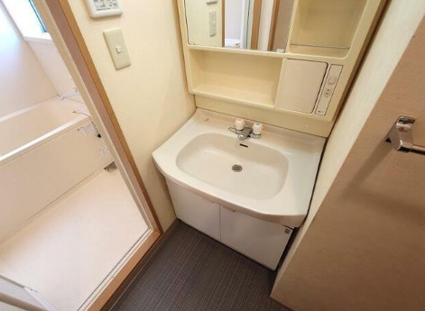 ヴィラ　エテールナの洗面所
