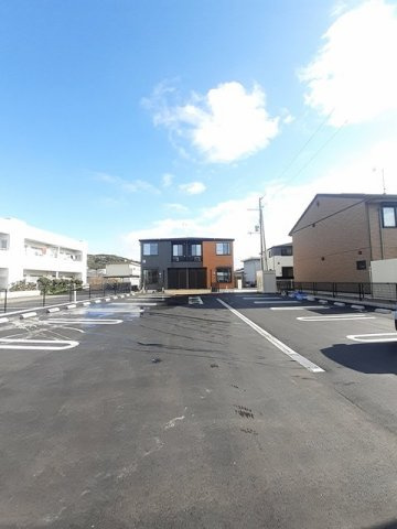 【駐車場】 | ベルシャイン　紀三井寺　Ⅰ | カースペースがあります