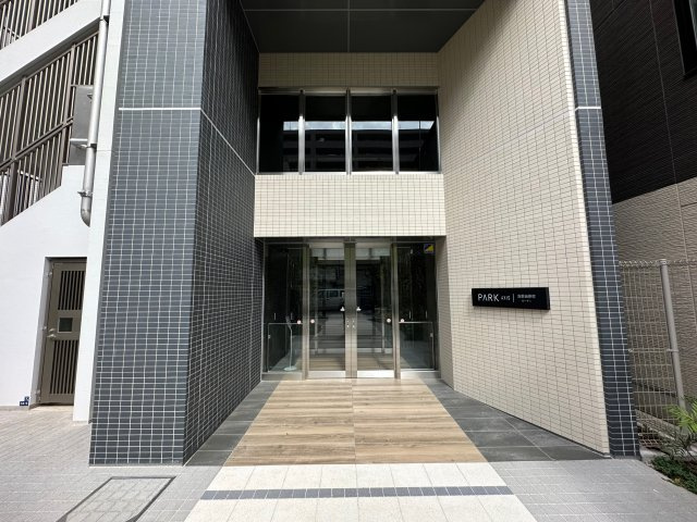 パークアクシス浅草田原町ガーデンのエントランス