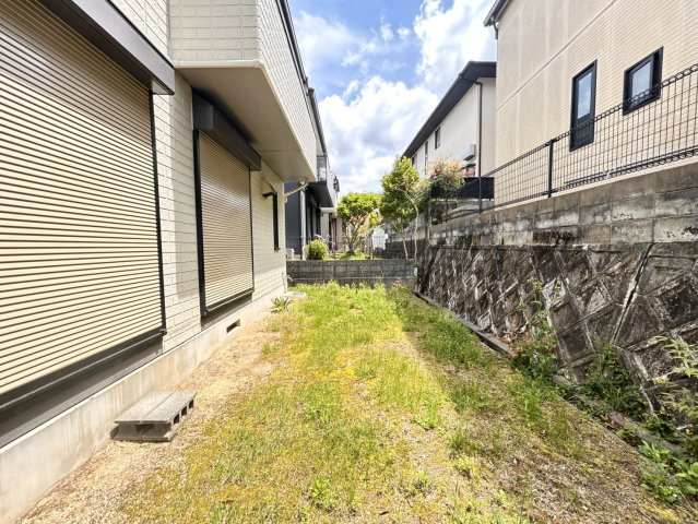 神戸市北区小倉台６丁目　中古戸建の庭