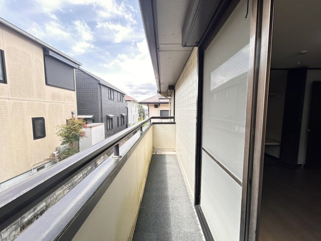 神戸市北区小倉台６丁目　中古戸建のバルコニー
