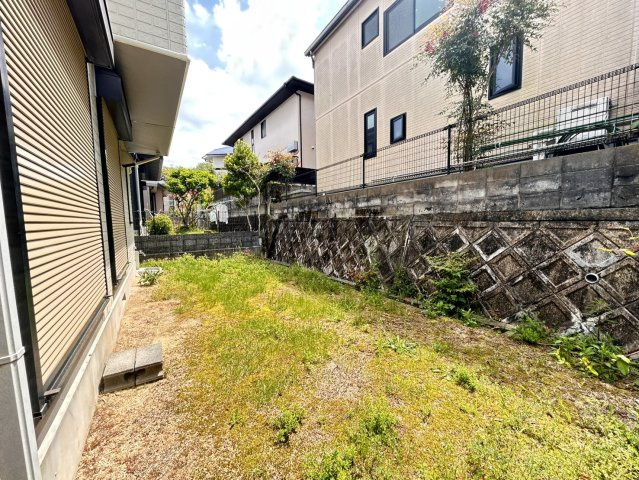 神戸市北区小倉台６丁目　中古戸建の庭