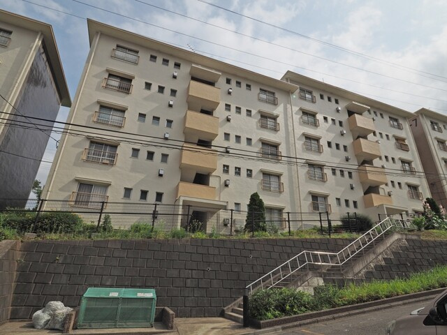 宮向団地2街区6号棟の画像