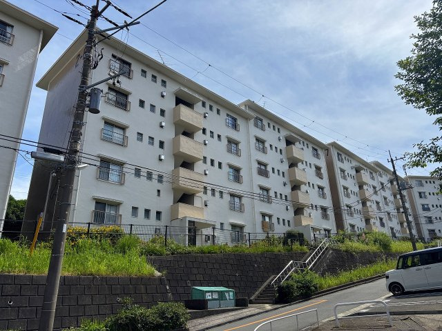 宮向団地2街区6号棟の画像