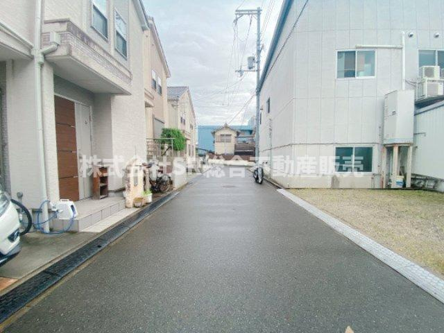 西石切町2丁目中古戸建の前面道路含む現地写真|弊社は住宅ローンに自信がございます。
お客様にあった銀行をご紹介いたします。
お悩みの方は弊社までお気軽に
ご相談下さいませ。