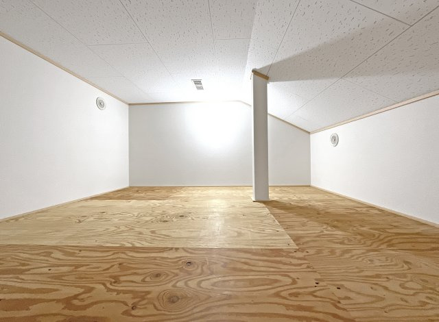 【収納】 | 宇治市大久保町久保 | 屋根裏収納庫があるので荷物が多いご家庭でも安心です。収納はいつくあっても困りません。
