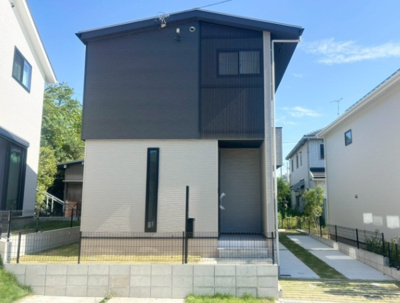 【外観】 | 発電シェルターハウス守山区喜多山駅Ⅱ【仲介手数料無料　小幡北小　守山北中】 | 撮影
社長の村田です！
自らプレイヤーとして営業しています
長年の経験と実績から皆様により良いマイホーム購入のご提案をいたします。
住宅ローンの不安や購入後の不安等何でもご相談ください。