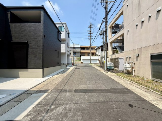 名東区高間町戸建の前面道路含む現地写真