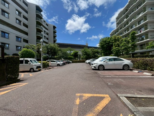 阪急南茨木ハイタウン東奈良高層住宅C棟の駐車場