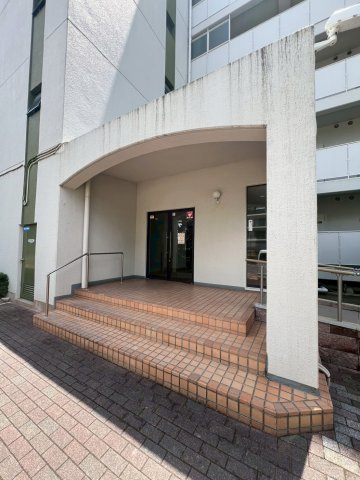 阪急南茨木ハイタウン東奈良高層住宅C棟のエントランス