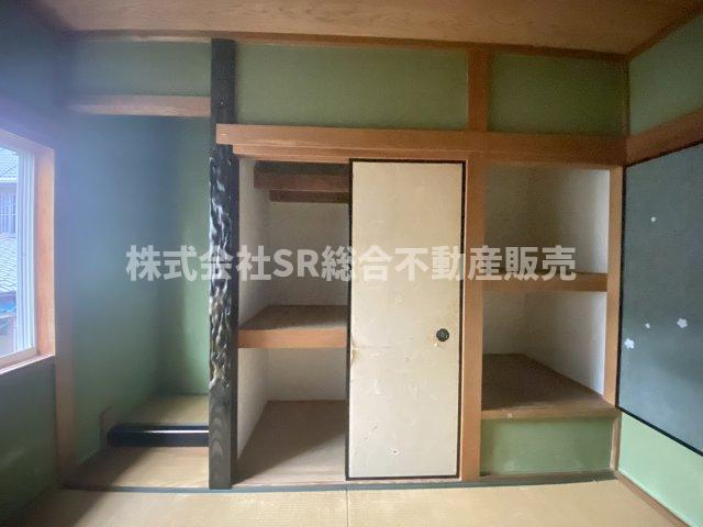 額田町中古戸建の収納|和室らしい床の間もあります！押入は容量たっぷりございます！