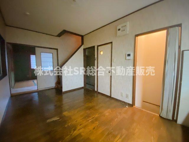 額田町中古戸建のキッチン|ご家族で食卓を囲める広さはあります！
