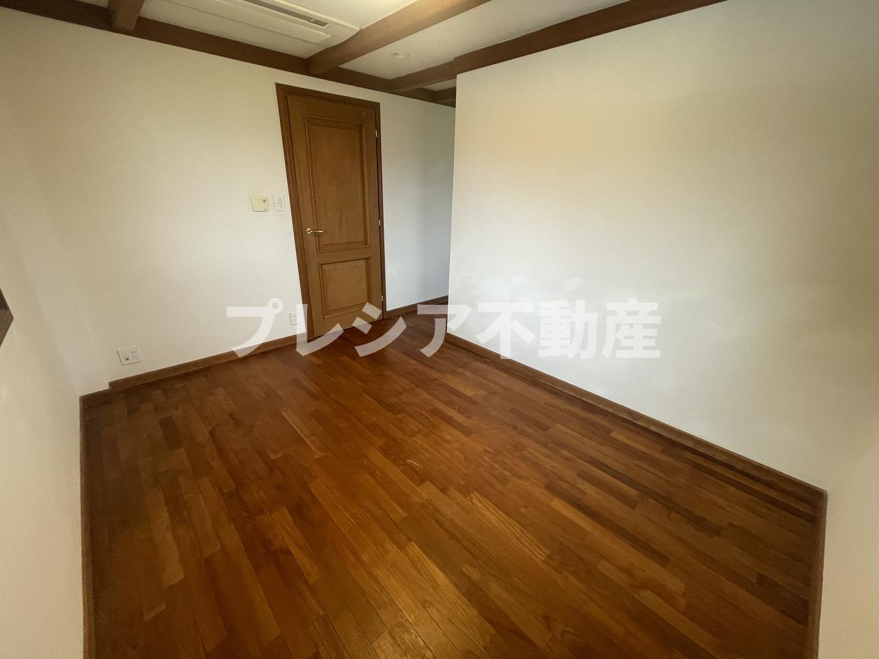木津山町戸建の内装