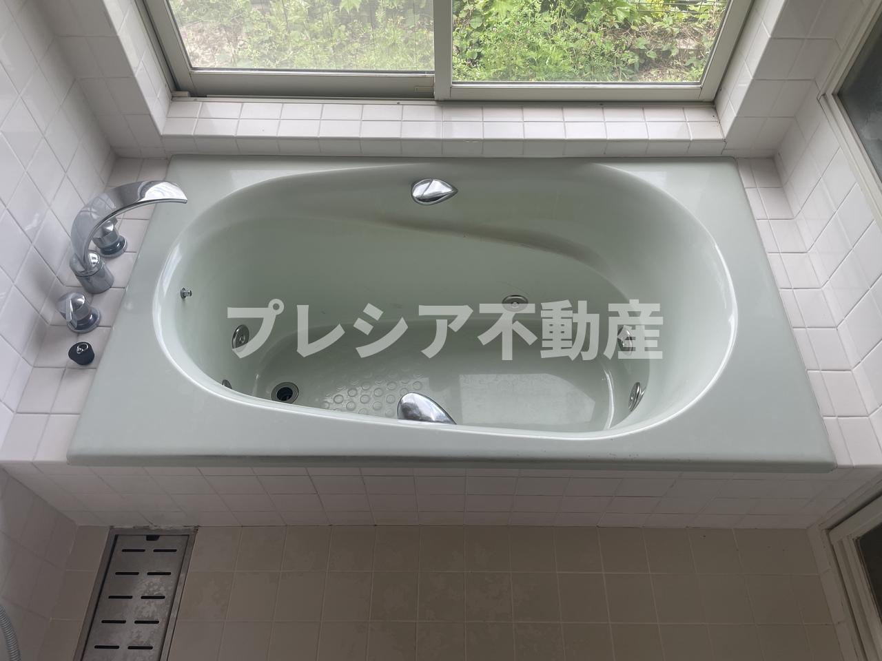 木津山町戸建の浴室
