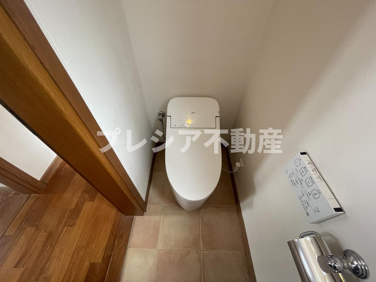 木津山町戸建のトイレ