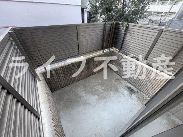 ラガールのバルコニー|開放的で明るい空間を演出してくれるバルコニーです