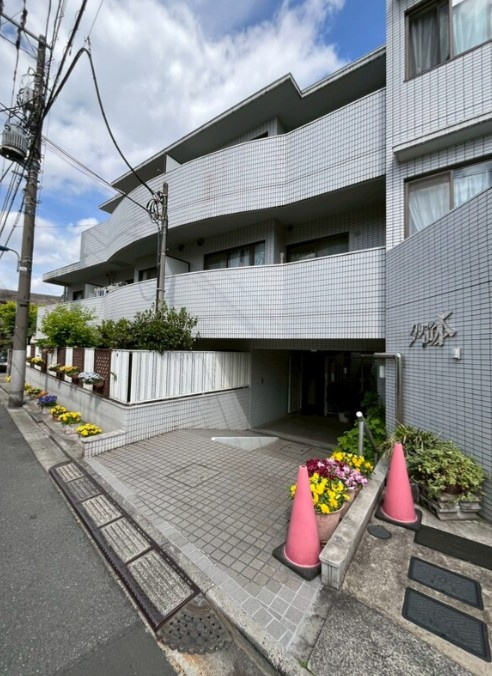 クレール山本の外観