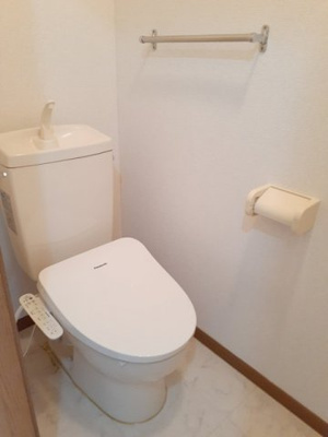 【トイレ】 | コートヤードⅠ | コンパクトで使いやすいトイレです