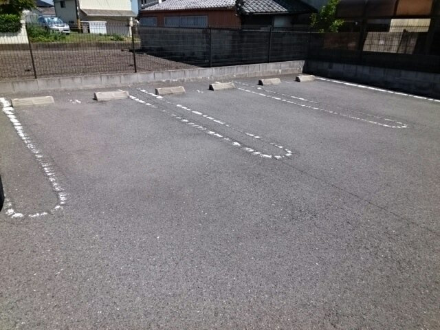 トゥーランドットの駐車場