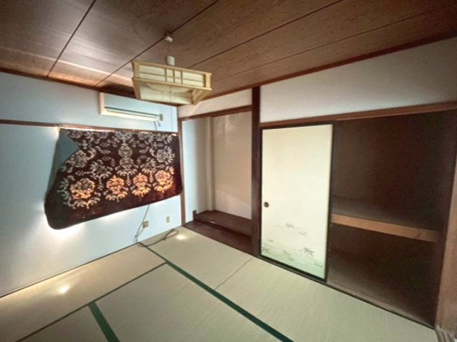 菱池地蔵堂 住居付き店舗の内装