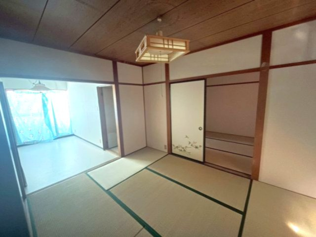 菱池地蔵堂 住居付き店舗の内装