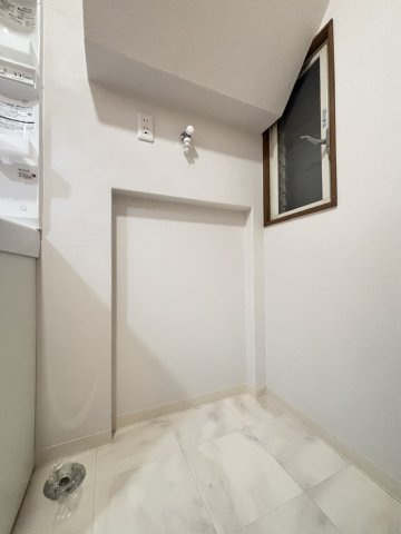 東灘区田中町4丁目 戸建てのランドリースペース