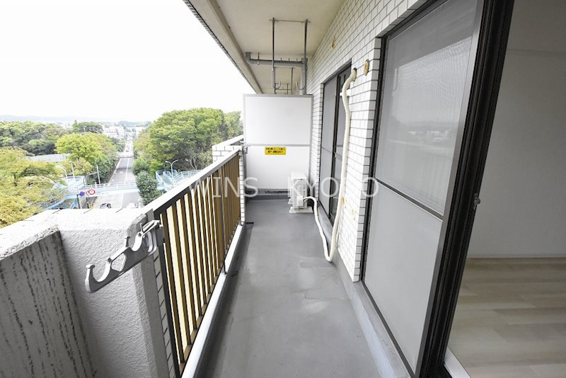 世田谷区砧５丁目の賃貸マンションのバルコニー