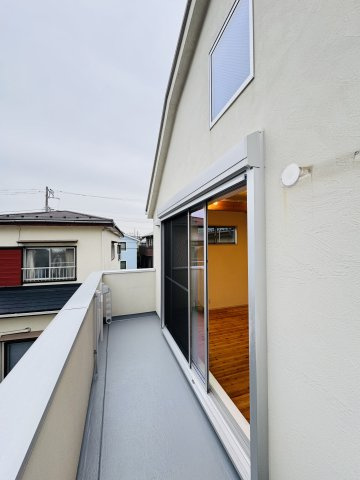 NATURAL SHONAN HOUSE — 松が丘で叶える、素材のある暮らしのバルコニー