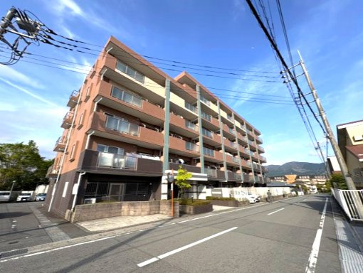 バルコニーから富士山ビュー　モナーク御殿場　の外観