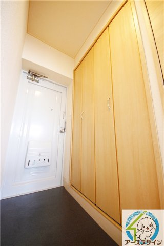 馬田マンションの玄関