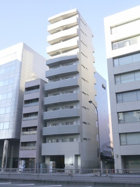 港区三田３丁目の賃貸マンションの外観