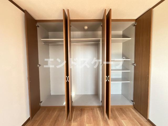 モデルナ江木の収納|クローゼット
高崎、前橋のお部屋探しはエンドスケープまで！お客様の理想お聞かせ下さい♪
