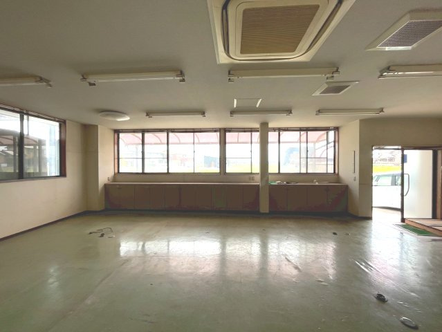 安城市藤井町貸店舗・事務所の内装