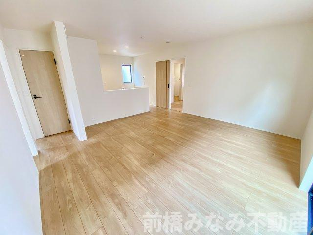 【新築平屋】玉村町板井23-1期　６号棟(全７棟)　リナージュ　新築建売分譲の居間・リビング|おしゃれな居間です