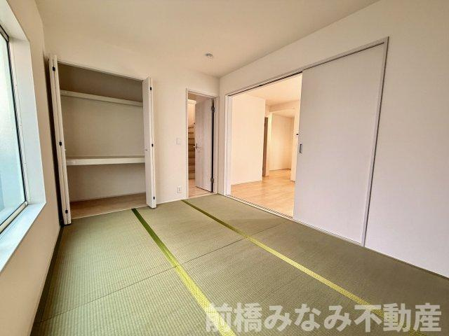 【新築】北群馬郡吉岡町下野田第13　２号棟(全３棟)　リーブルガーデン　新築建売分譲の和室|和室があれば客間としても活用できます