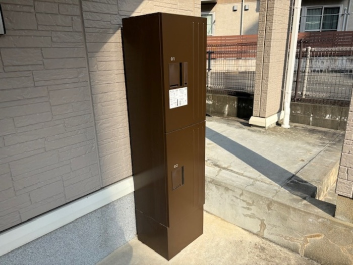 ベアーレ高屋敷のエントランス|宅配BOX付きで不在時の荷物の受け取りに便利です☆