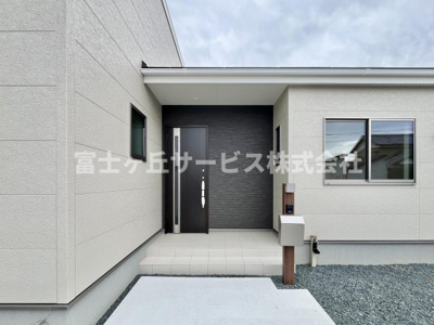 【エントランス】 | 磐田市福田中島 新築一戸建て 1号棟 | エントランスです
