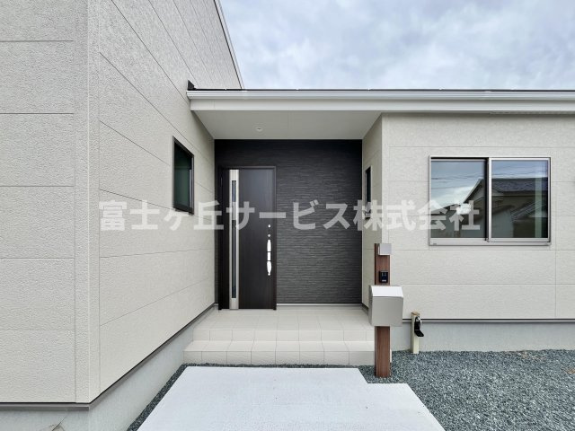 【エントランス】 | 磐田市福田中島 新築一戸建て 1号棟 | エントランスです