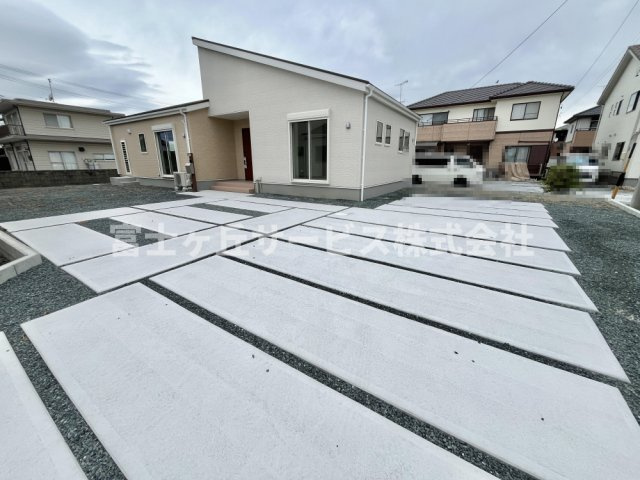 【駐車場】 | 磐田市福田中島 新築一戸建て 2号棟 | ３台駐車可能です