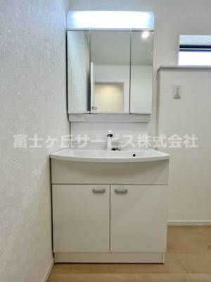 【独立洗面台】 | 牧之原市静波 11期 新築一戸建て 1号棟 | 独立洗面台です