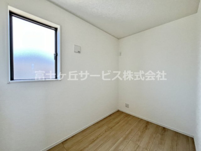 【洋室】 | 牧之原市静波 11期 新築一戸建て 1号棟 | 3帖のテレワークルームがあります